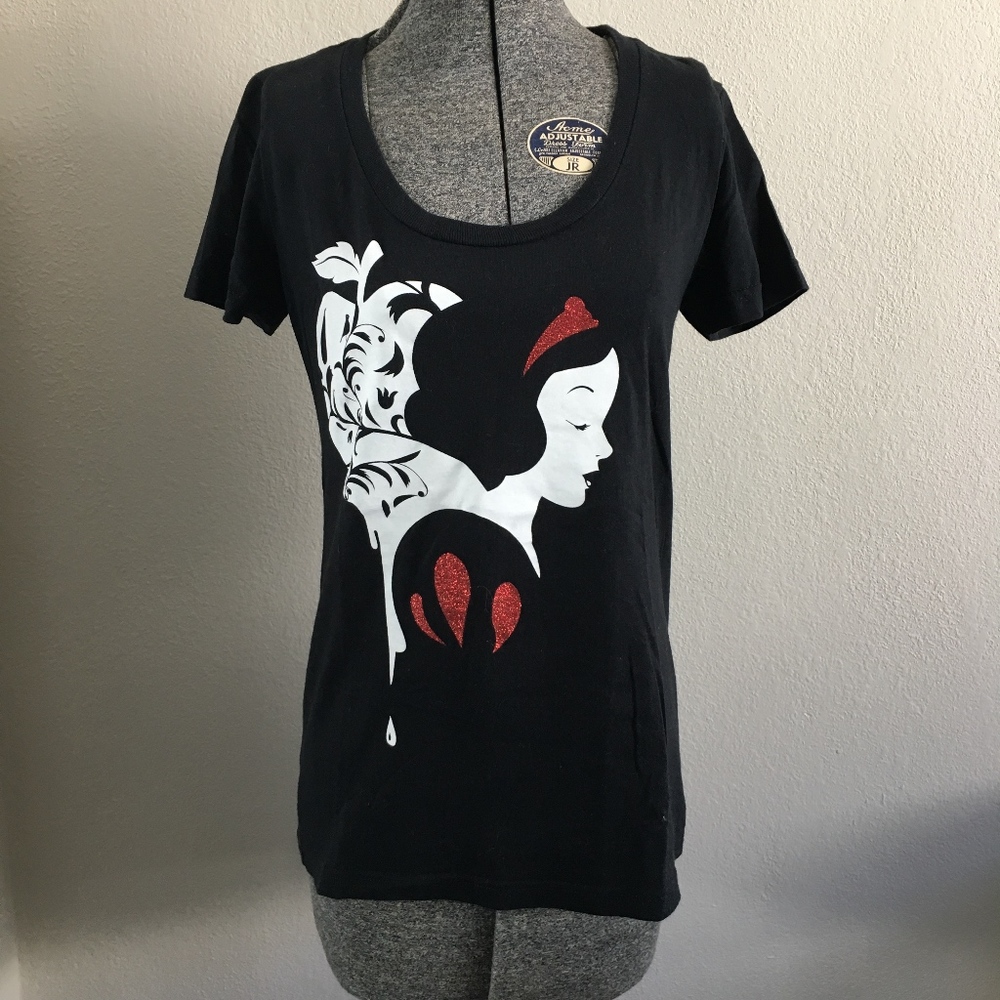 (DONATED) DISNEY Snow White Tee